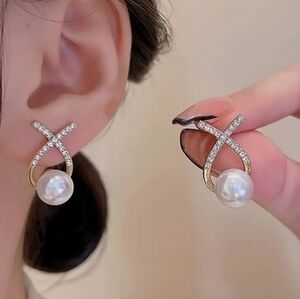 Rhinestone Pearl Earrings Silver